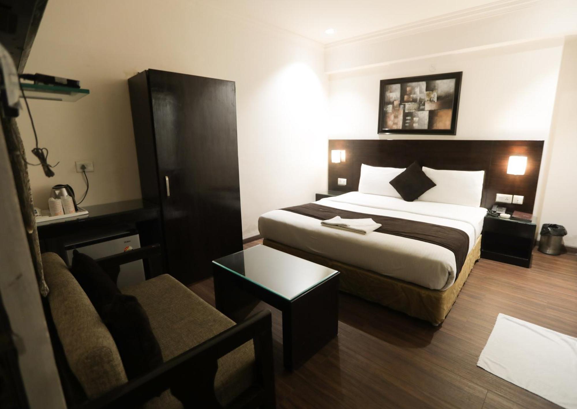 Anr Hotels Lucknow Ngoại thất bức ảnh