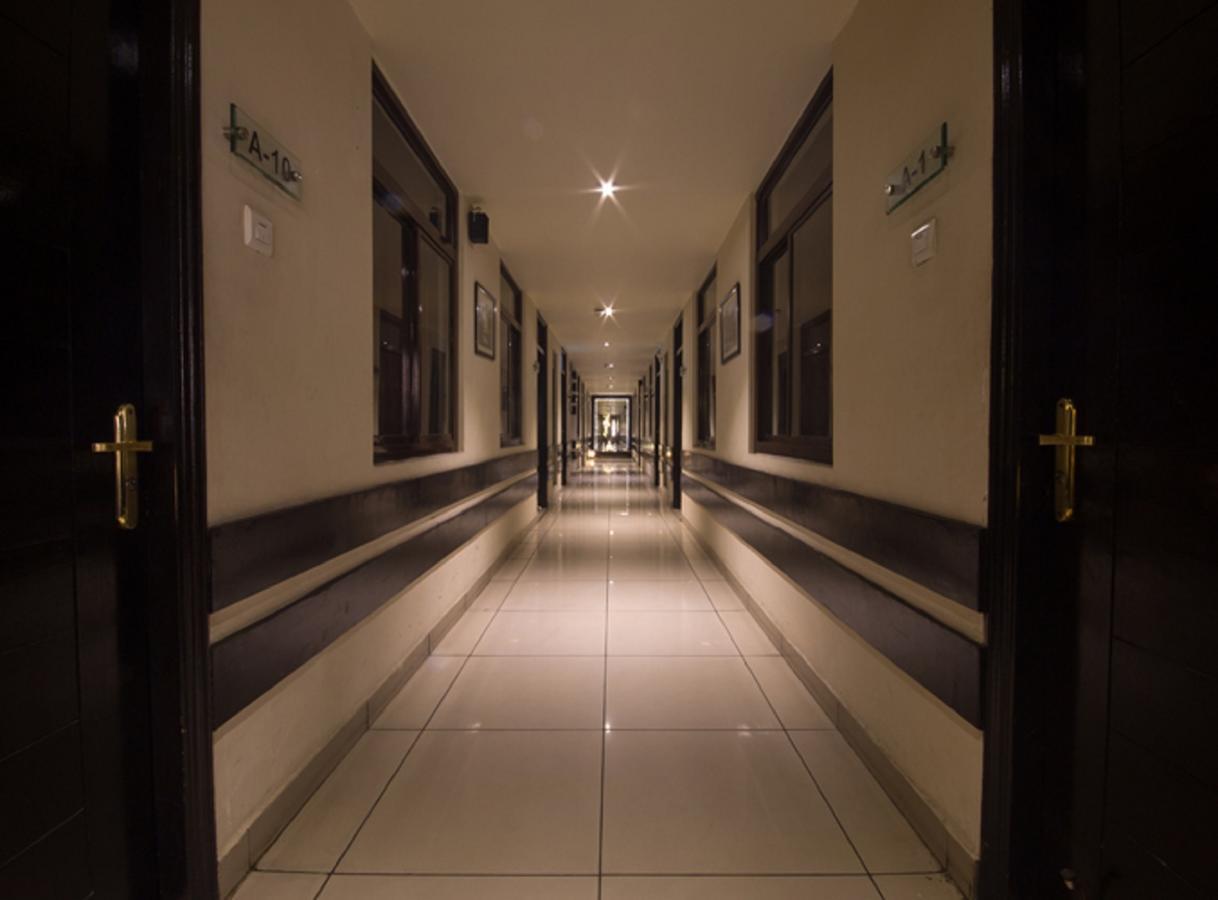 Anr Hotels Lucknow Ngoại thất bức ảnh