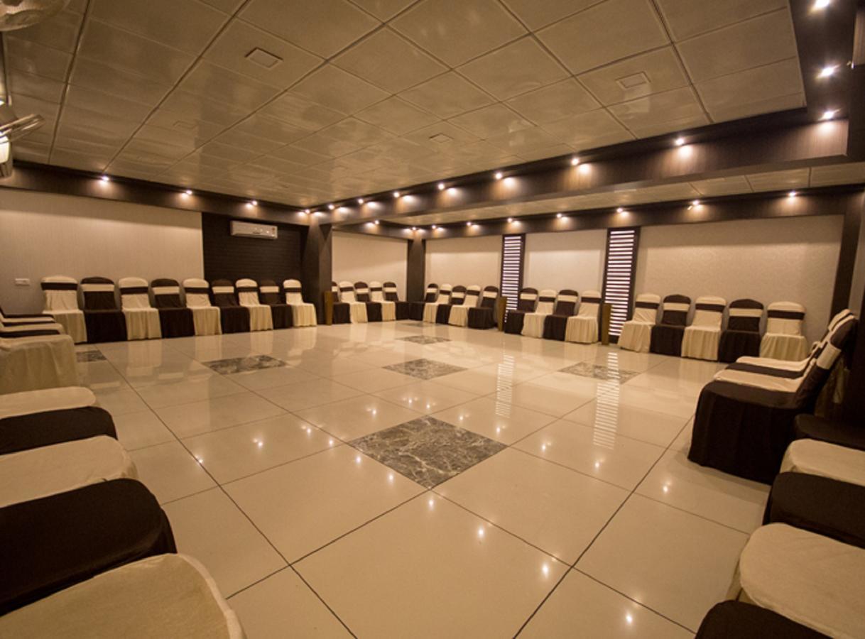 Anr Hotels Lucknow Ngoại thất bức ảnh
